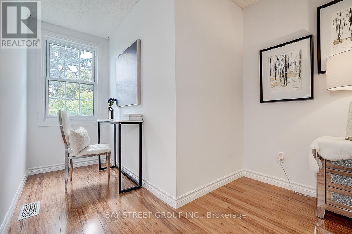 Photo 11 of 342 Regal Briar Street, Whitby ON