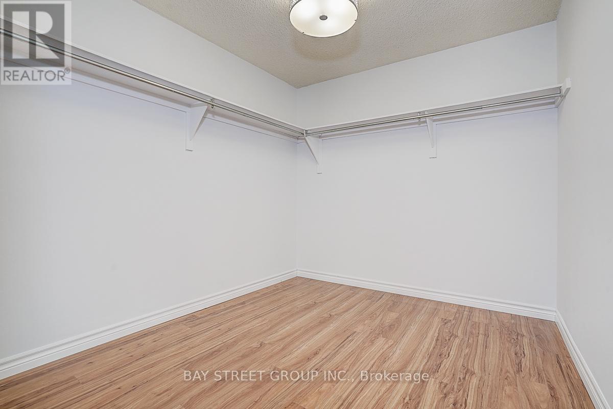 Photo 2 of 342 Regal Briar Street, Whitby ON
