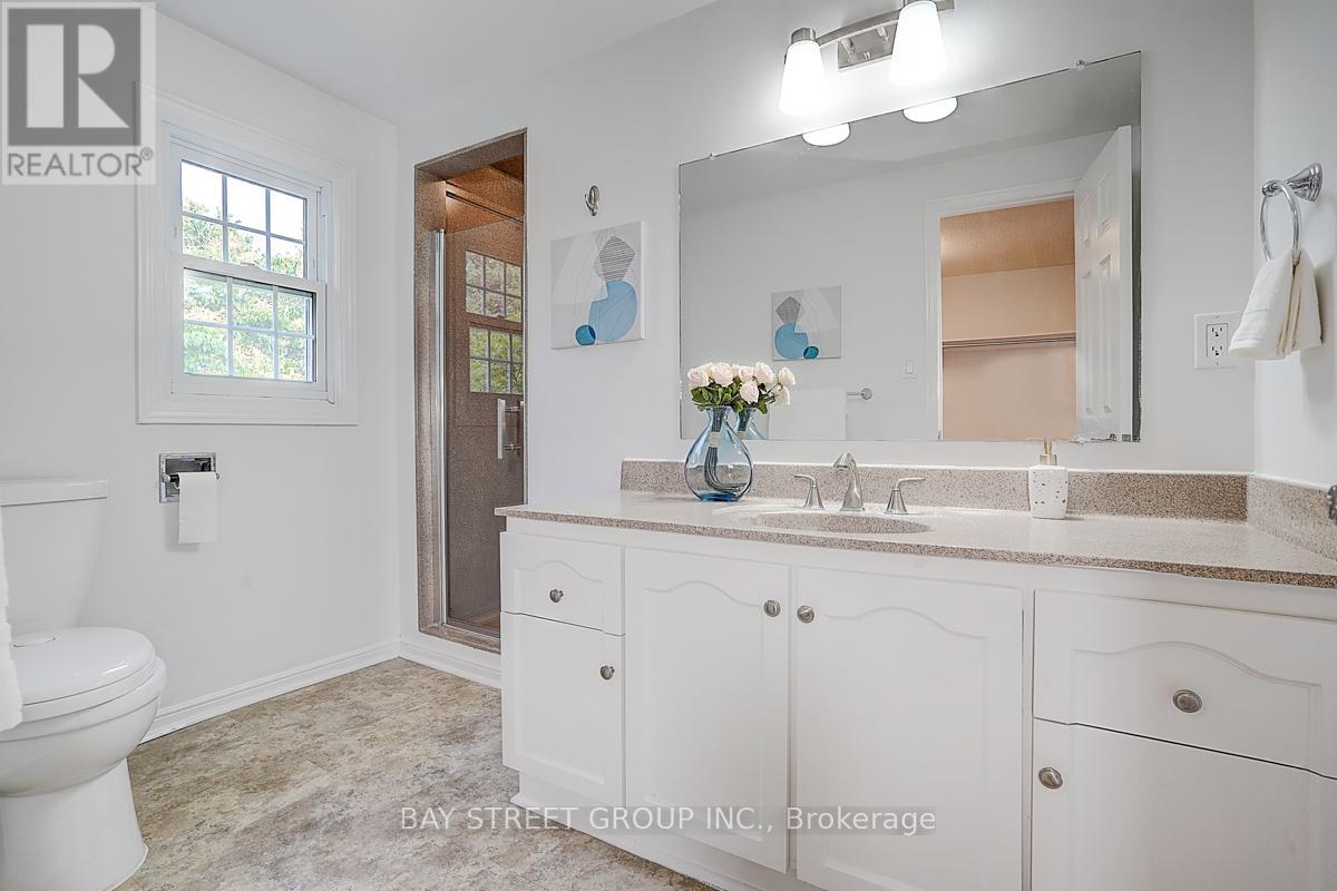 Photo 9 of 342 Regal Briar Street, Whitby ON
