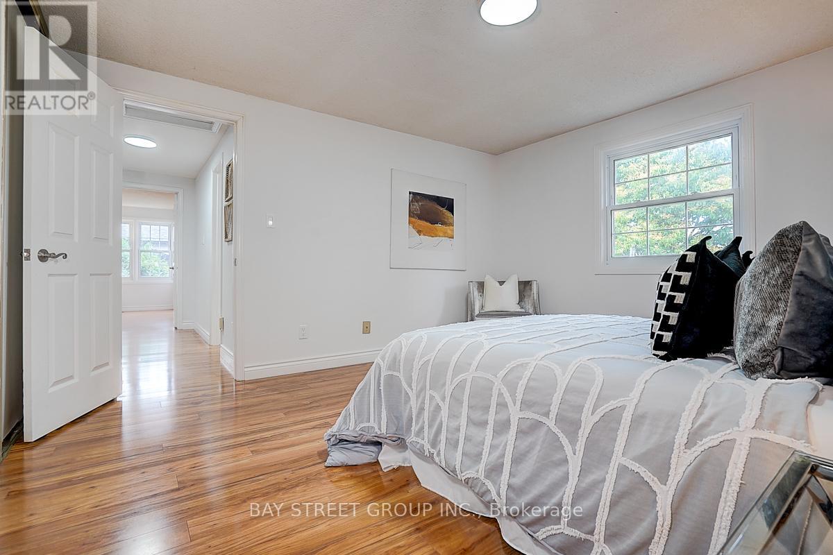 Photo 25 of 342 Regal Briar Street, Whitby ON