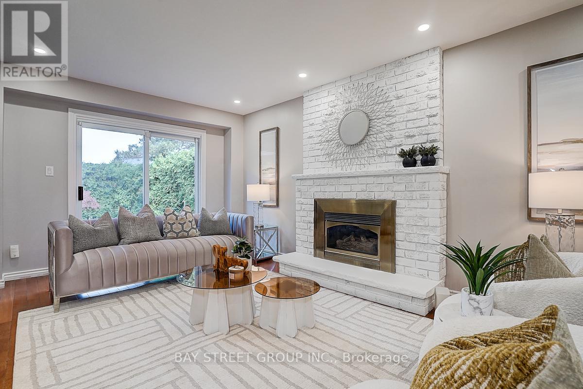 Photo 35 of 342 Regal Briar Street, Whitby ON