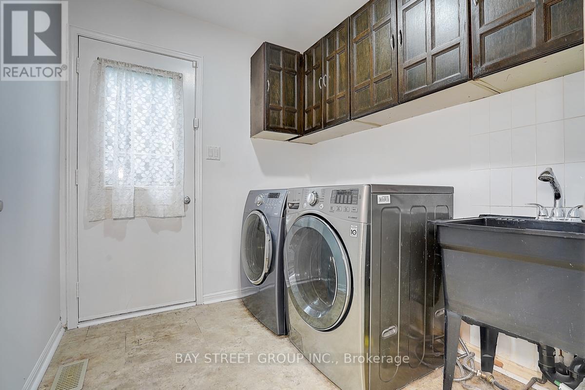 Photo 40 of 342 Regal Briar Street, Whitby ON
