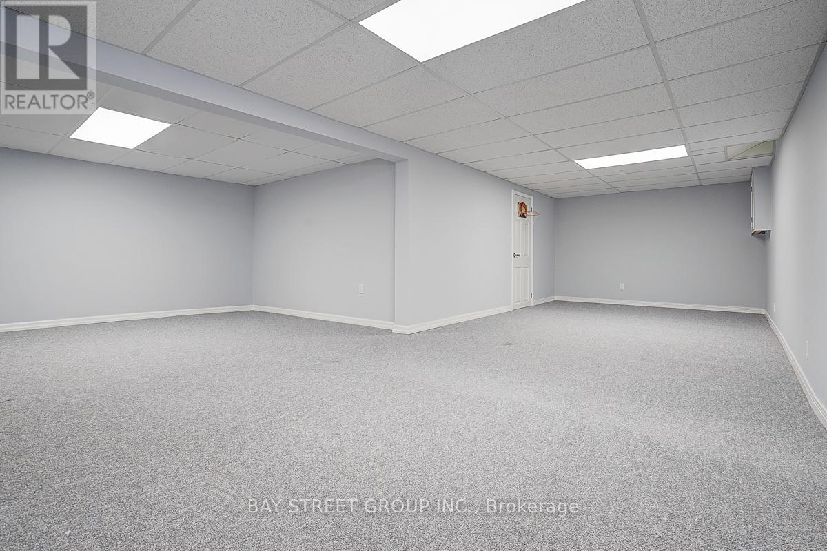 Photo 41 of 342 Regal Briar Street, Whitby ON