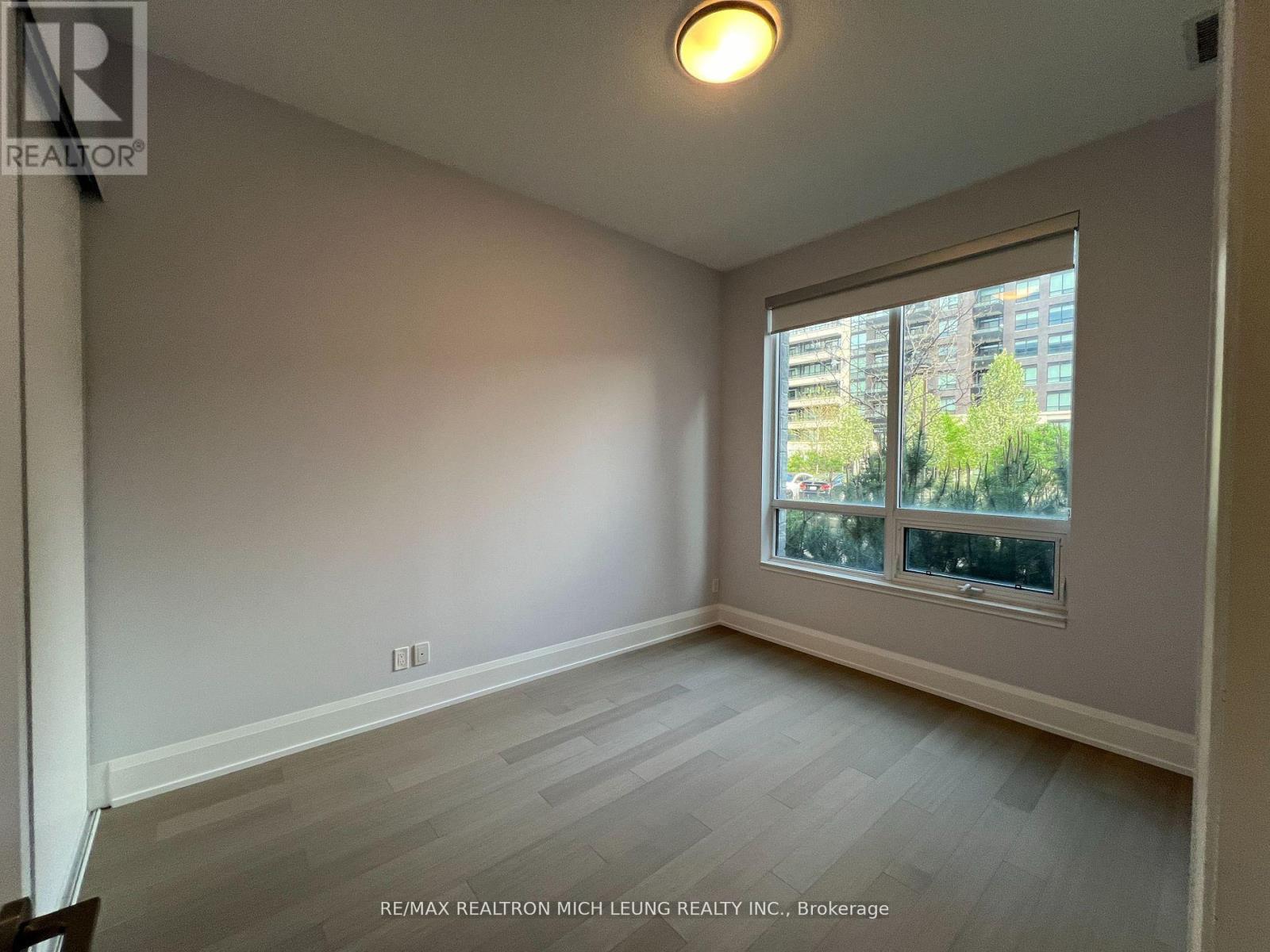Photo 14 of 103 25 Water Walk Drive, Markham ON