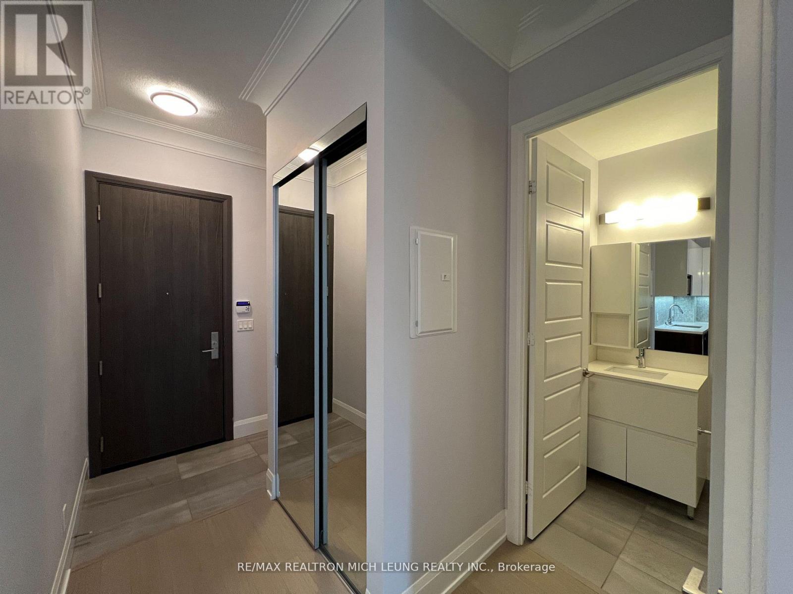 Photo 20 of 103 25 Water Walk Drive, Markham ON