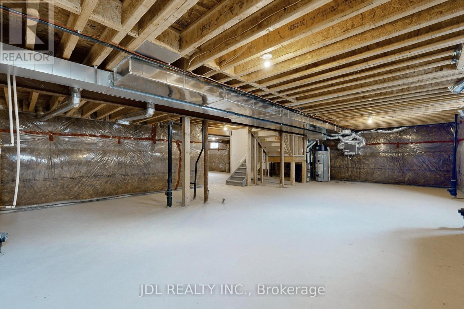Photo 27 of 143 Kenneth Rogers Crescent, East Gwillimbury ON