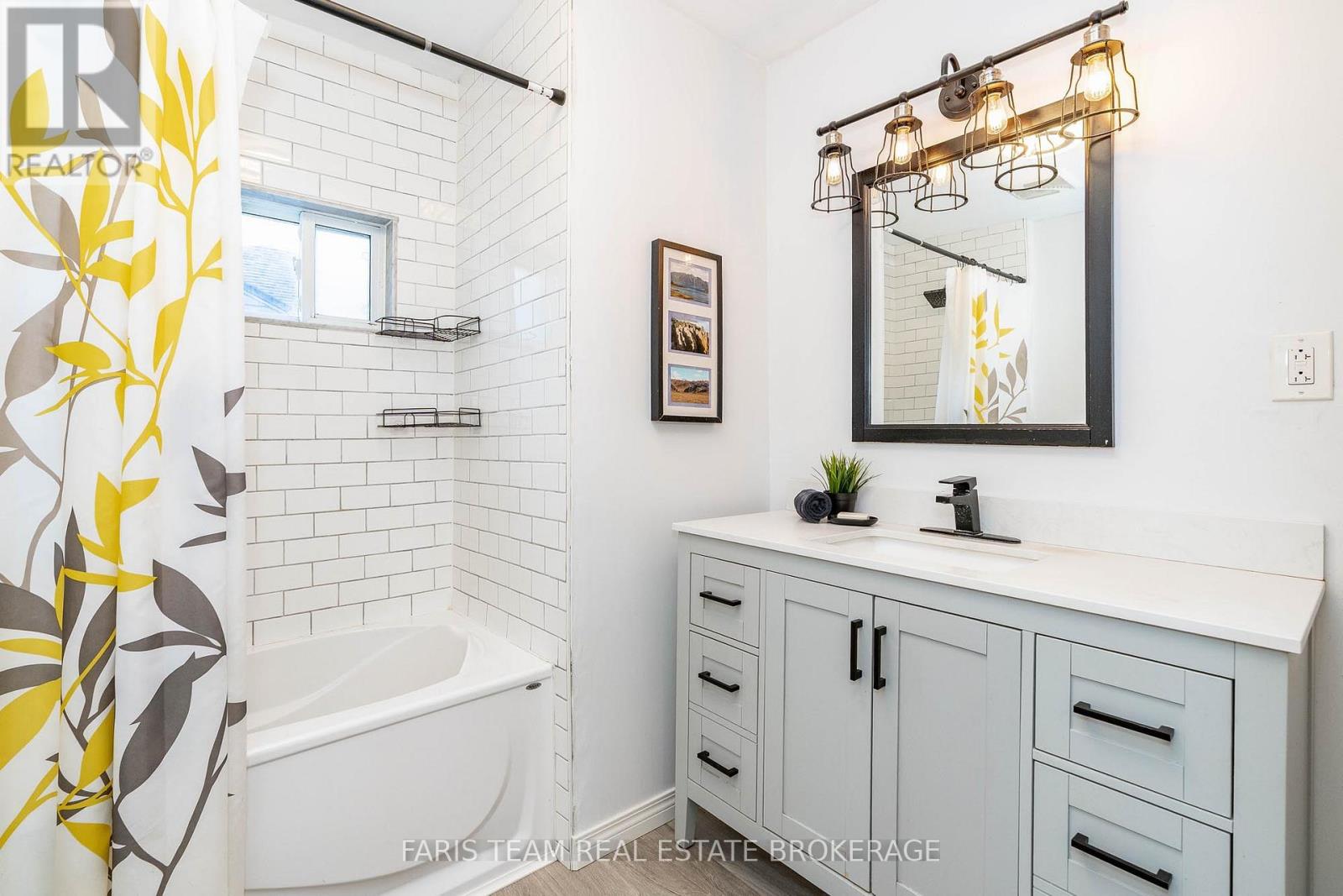 Photo 24 of 334 Harvey Street, Orillia ON