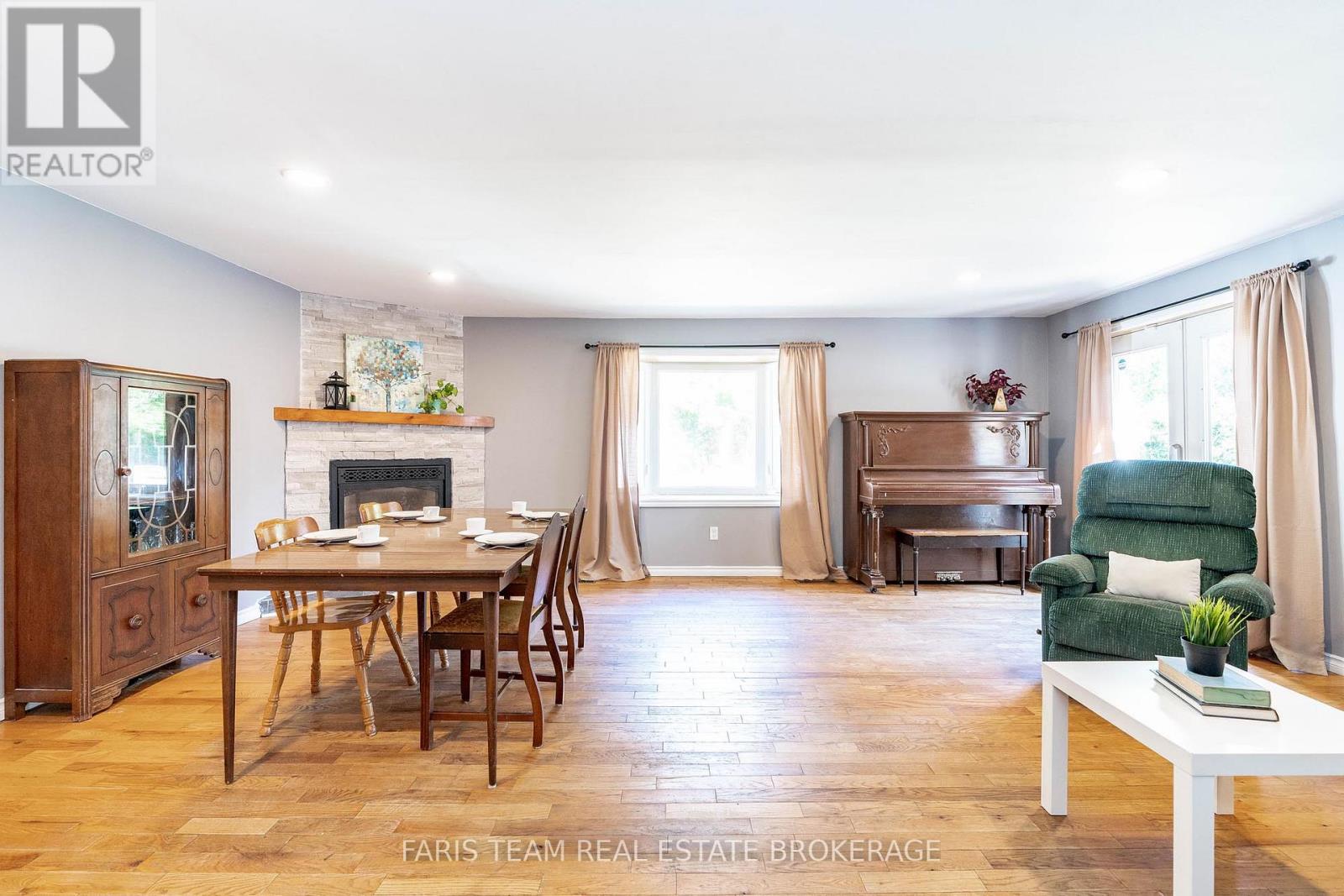 Photo 9 of 334 Harvey Street, Orillia ON