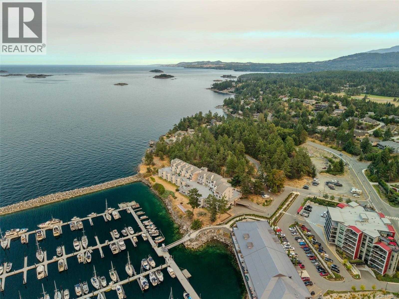 Photo 11 of 403 3555 Outrigger Rd, Nanoose Bay BC