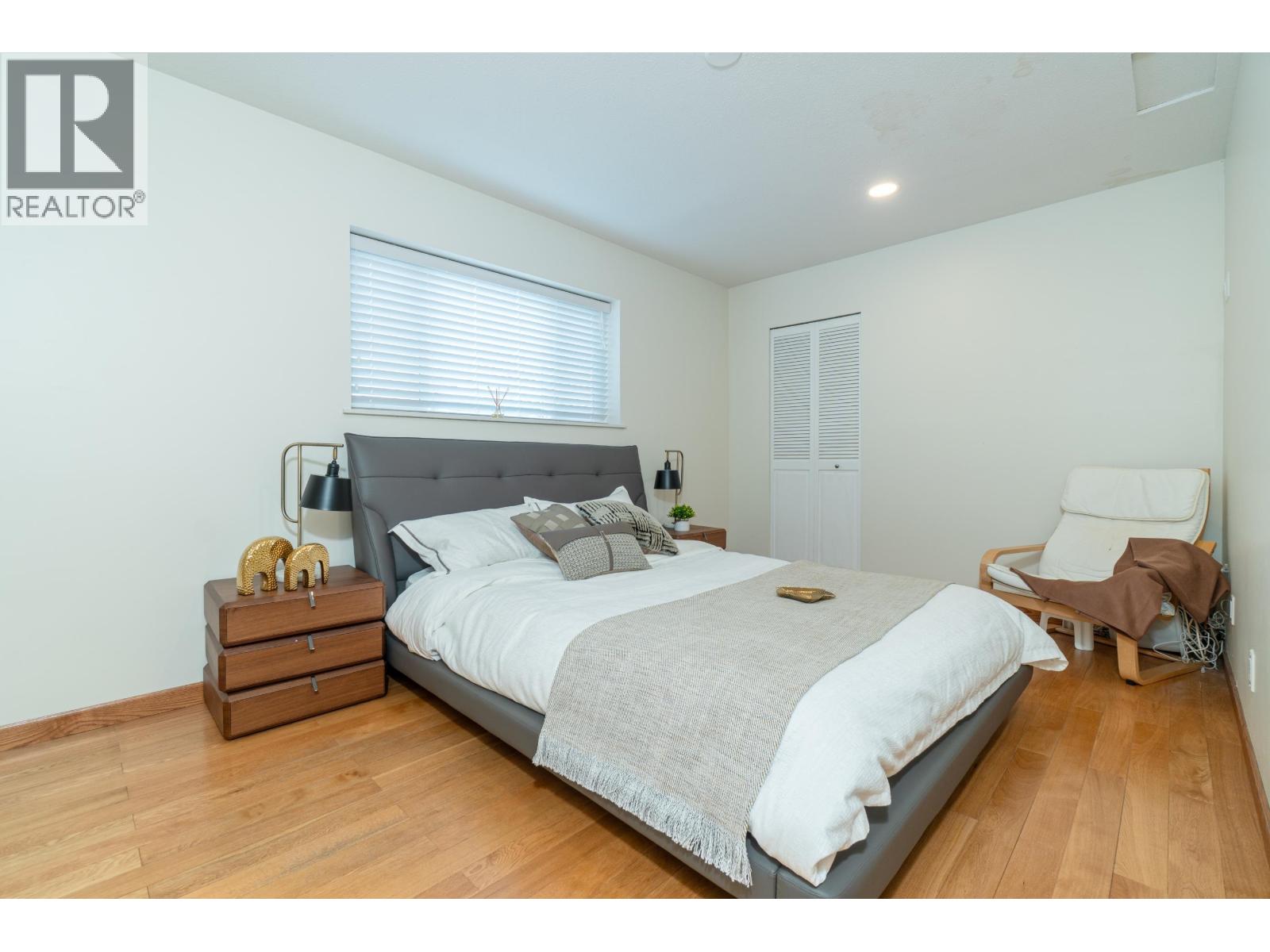 Photo 9 of 7378 Union Street, Burnaby BC