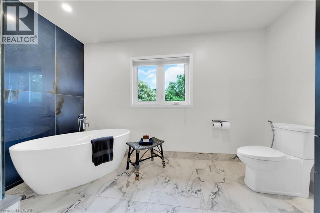 Photo 28 of 26 Huntingwood Avenue, Dundas ON