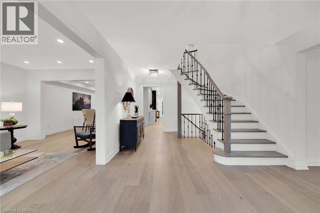 Photo 14 of 26 Huntingwood Avenue, Dundas ON