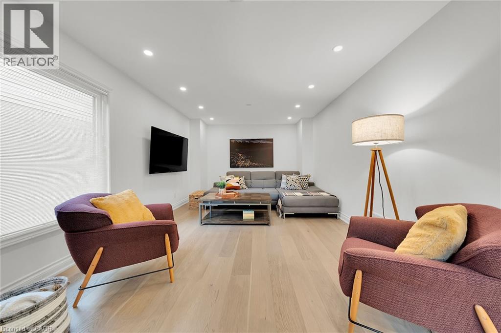 Photo 29 of 26 Huntingwood Avenue, Dundas ON