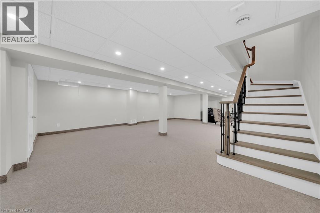 Photo 9 of 26 Huntingwood Avenue, Dundas ON