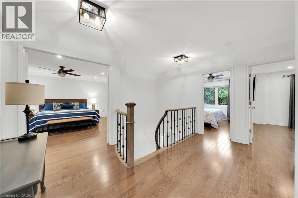 Photo 18 of 26 Huntingwood Avenue, Dundas ON