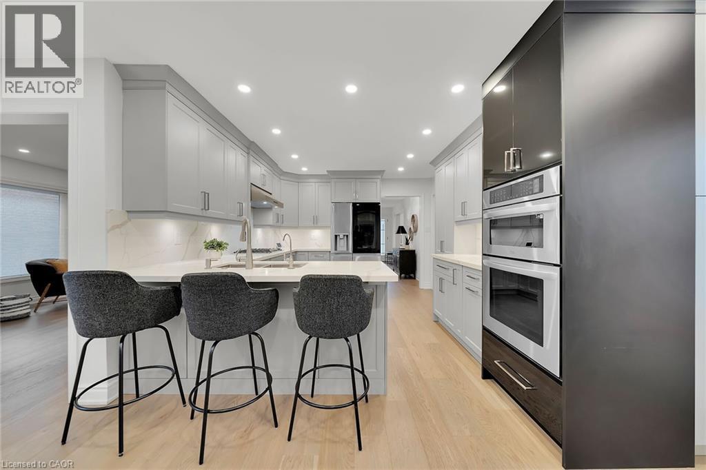 Photo 39 of 26 Huntingwood Avenue, Dundas ON