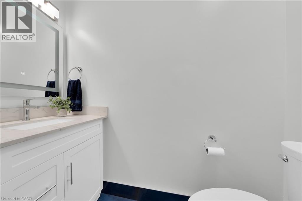 Photo 11 of 26 Huntingwood Avenue, Dundas ON