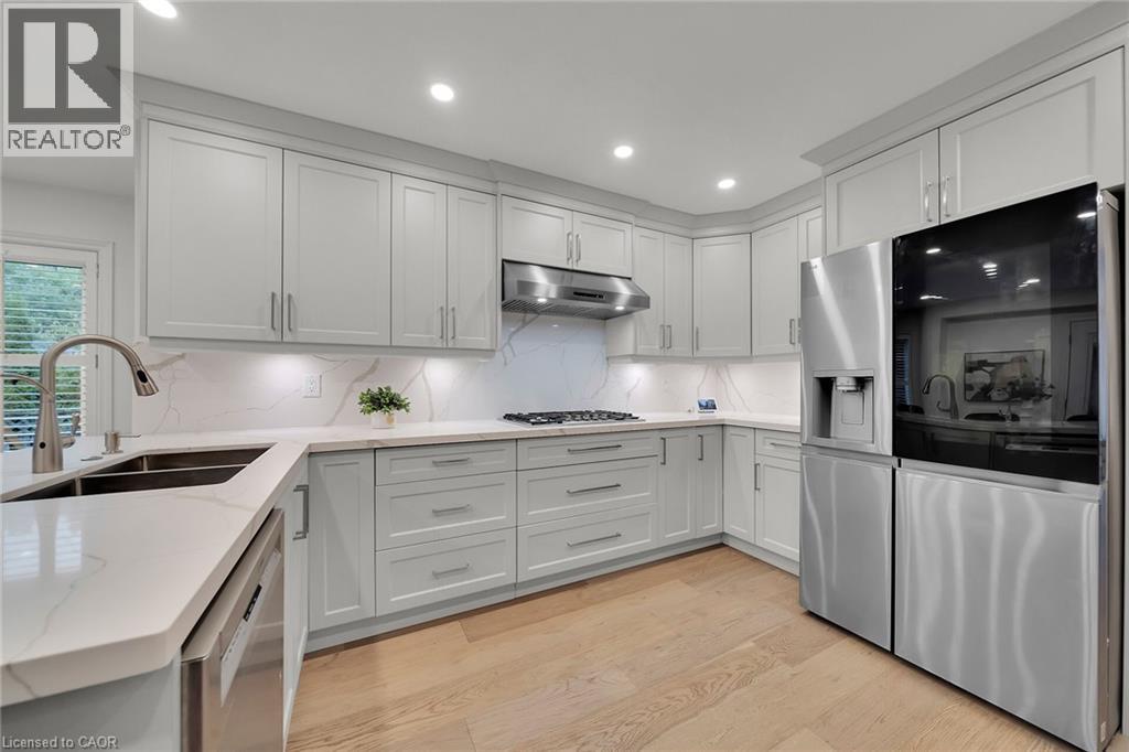 Photo 30 of 26 Huntingwood Avenue, Dundas ON