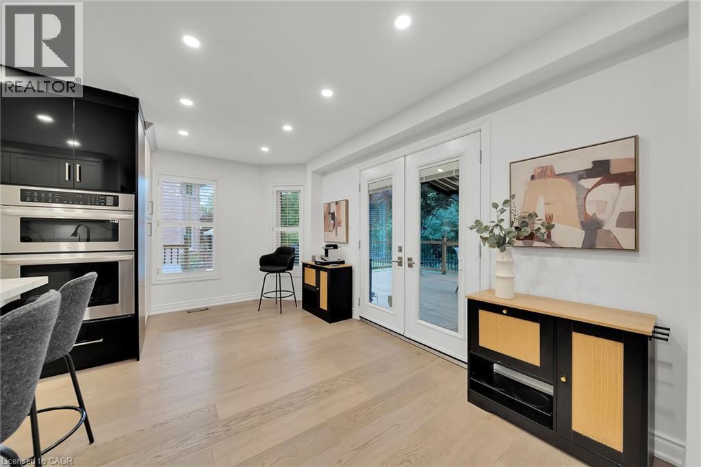 Photo 3 of 26 Huntingwood Avenue, Dundas ON