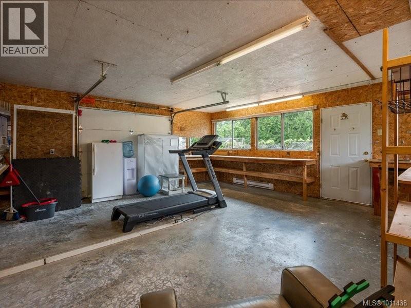 Photo 13 of 521 Arbutus St, Qualicum Beach BC