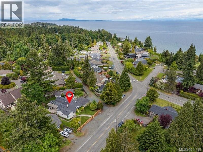 Photo 14 of 521 Arbutus St, Qualicum Beach BC