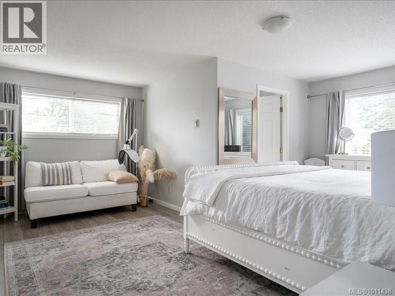 Photo 21 of 521 Arbutus St, Qualicum Beach BC