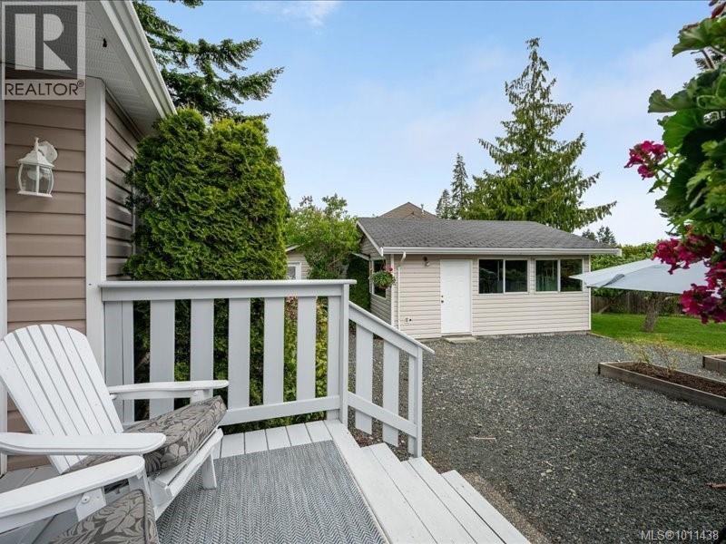 Photo 42 of 521 Arbutus St, Qualicum Beach BC