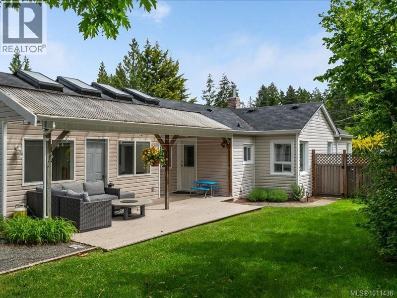 Photo 54 of 521 Arbutus St, Qualicum Beach BC