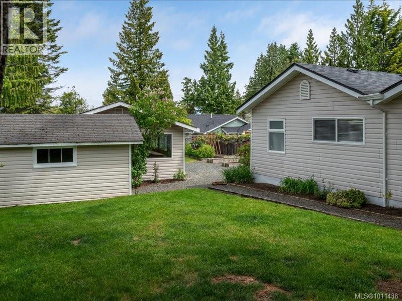 Photo 56 of 521 Arbutus St, Qualicum Beach BC