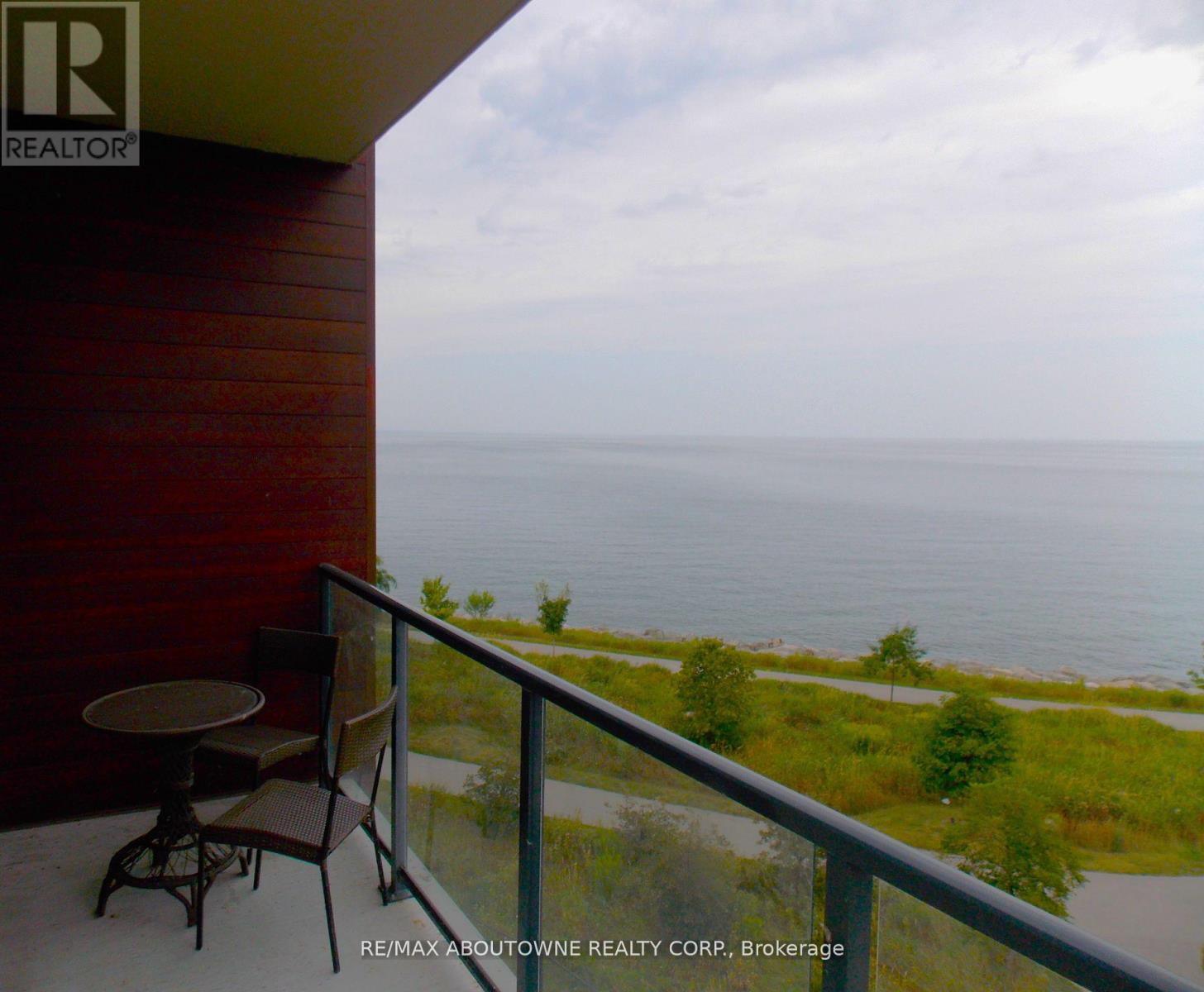 Photo 3 of 510 101 Shoreview Place, Hamilton ON