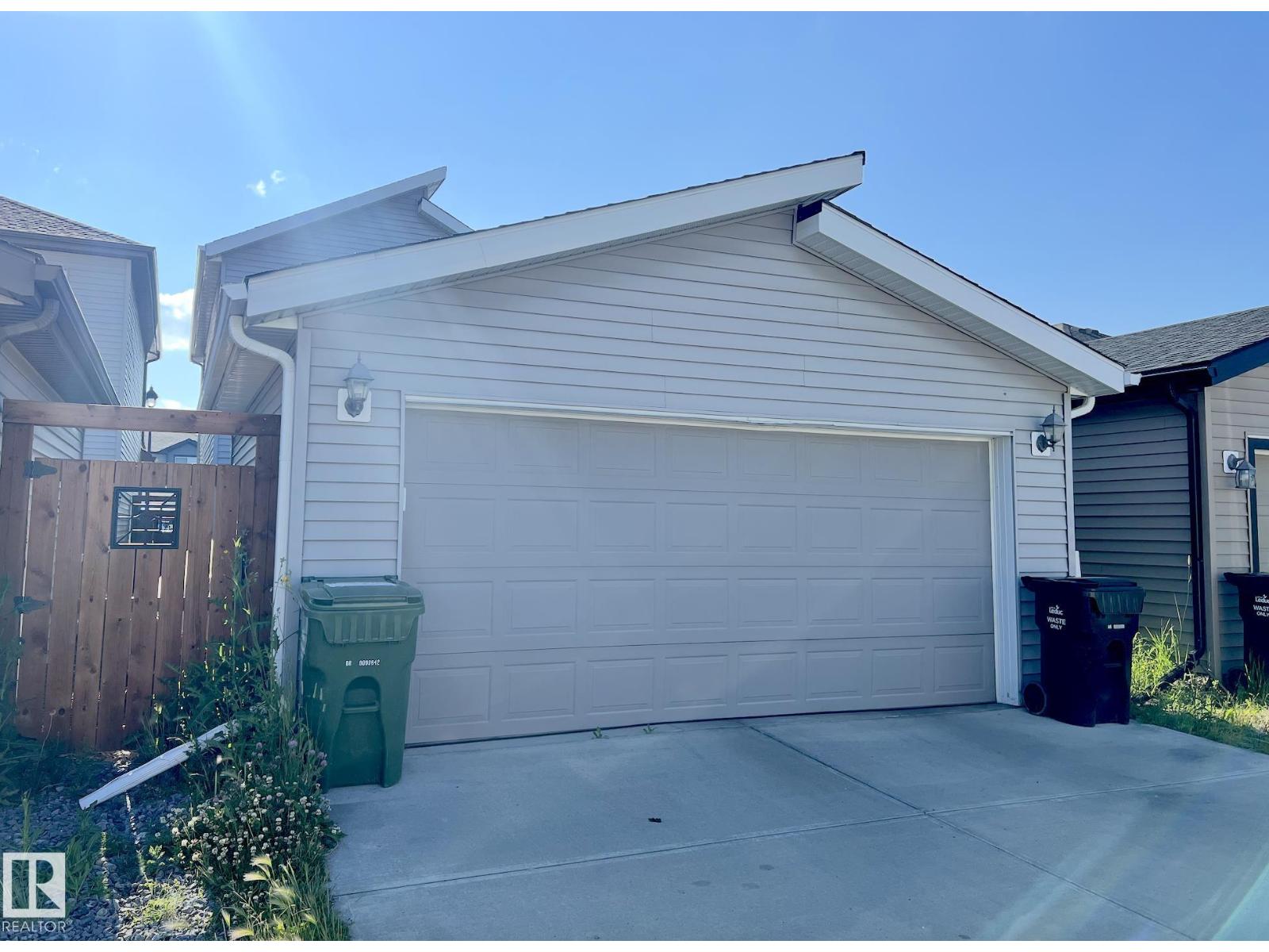 Photo 2 of 725 Berg Lo, Leduc AB