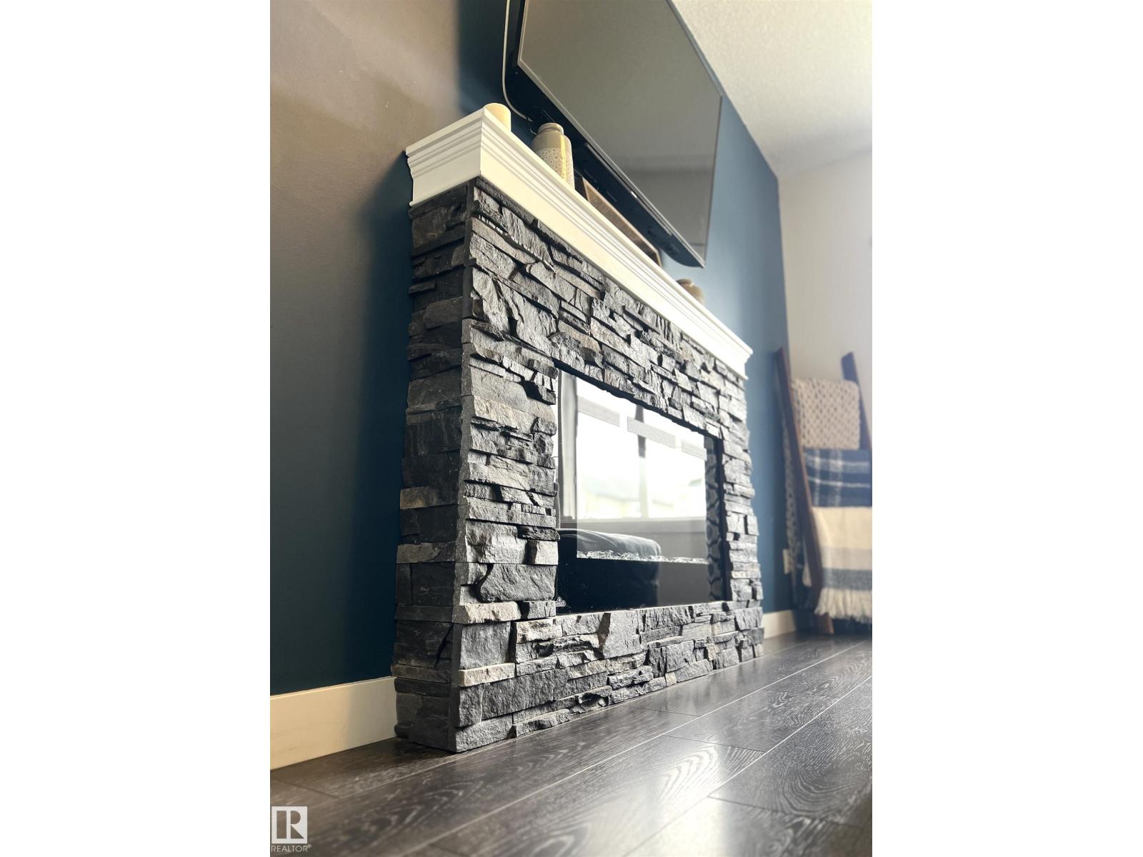 Photo 5 of 725 Berg Lo, Leduc AB