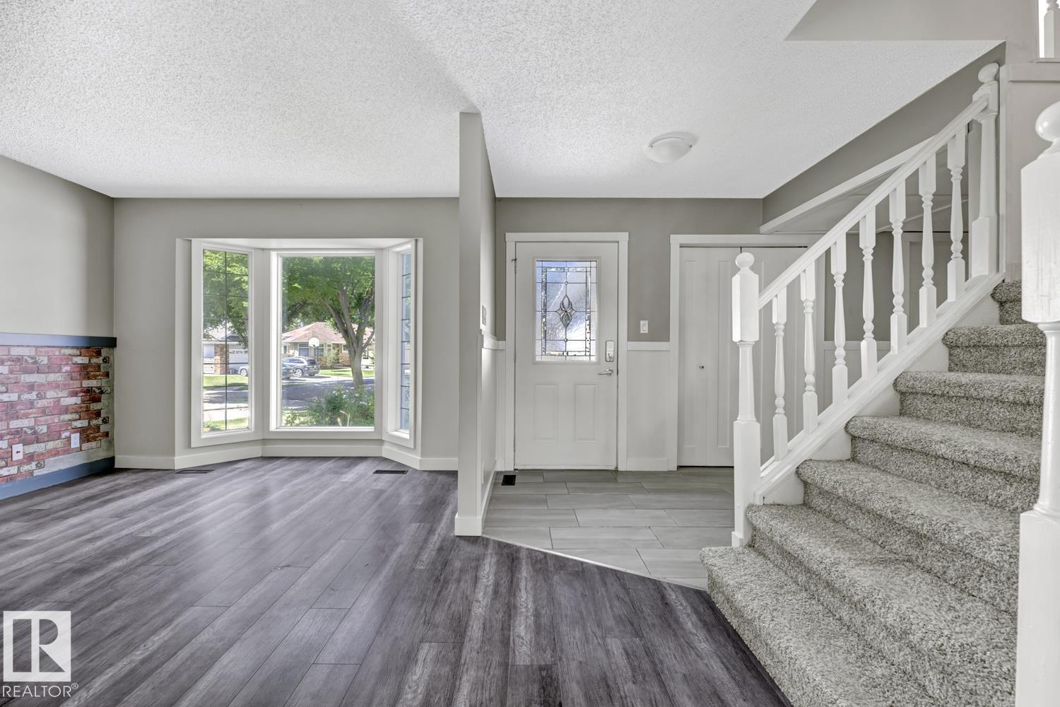 Photo 4 of 11 Ainsley Pl, St Albert AB