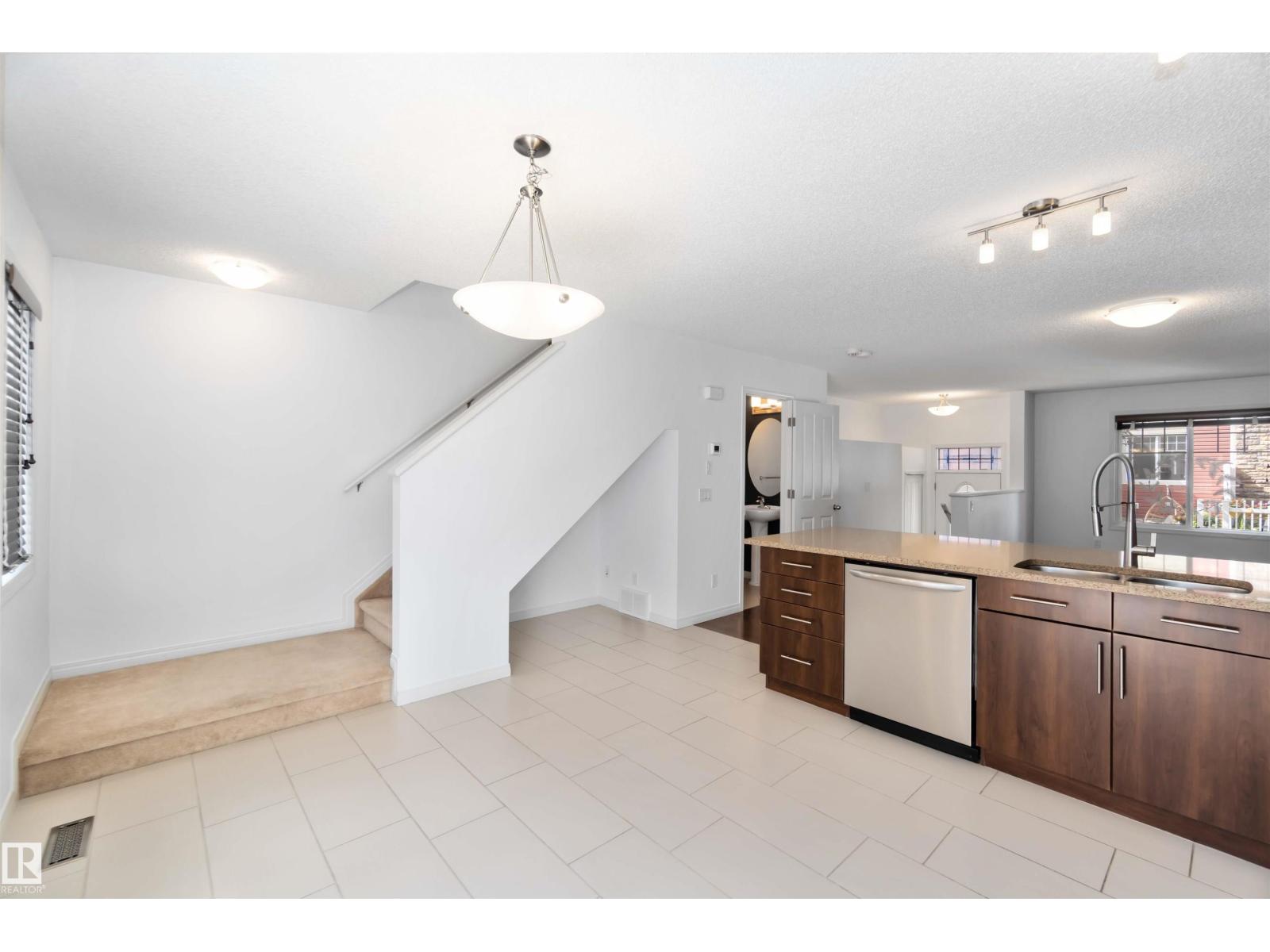 Photo 19 of 56 460 Hemingway Rd Nw, Edmonton AB