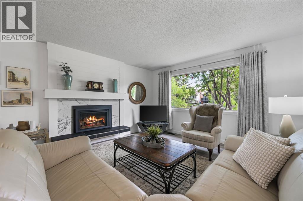 Single Family House Bungalow for Sale in  Edgedale Drive NW Edgemont Calgary 