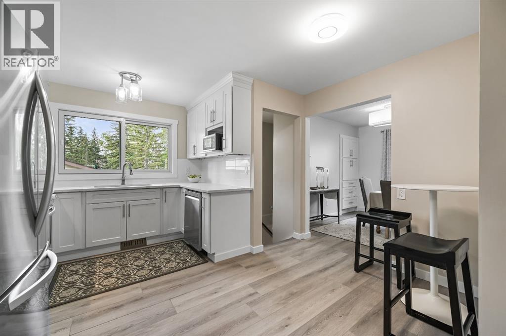 Single Family House Bungalow for Sale in  Edgedale Drive NW Edgemont Calgary 