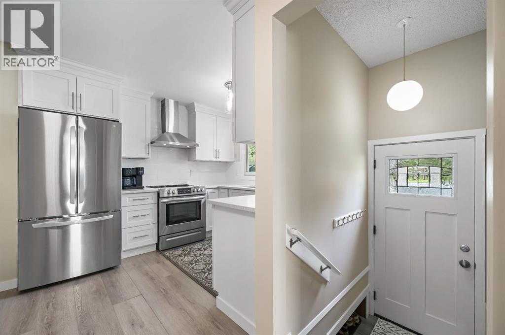 Single Family House Bungalow for Sale in  Edgedale Drive NW Edgemont Calgary 