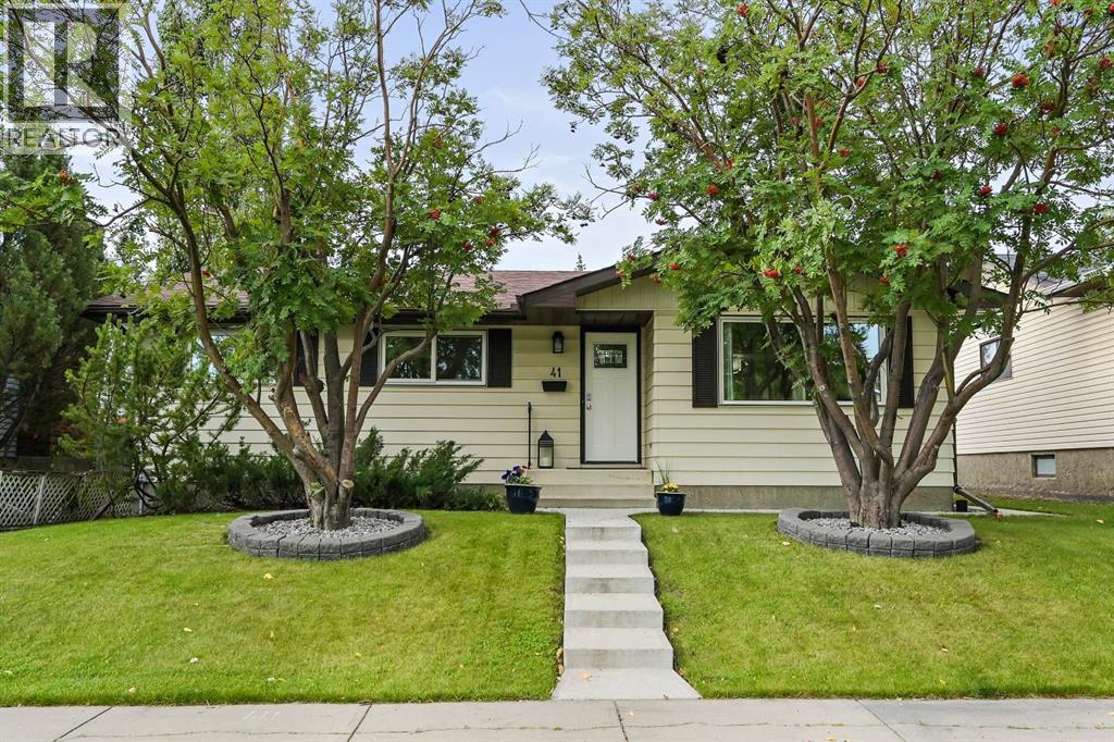 Single Family House Bungalow for Sale in  Edgedale Drive NW Edgemont Calgary 