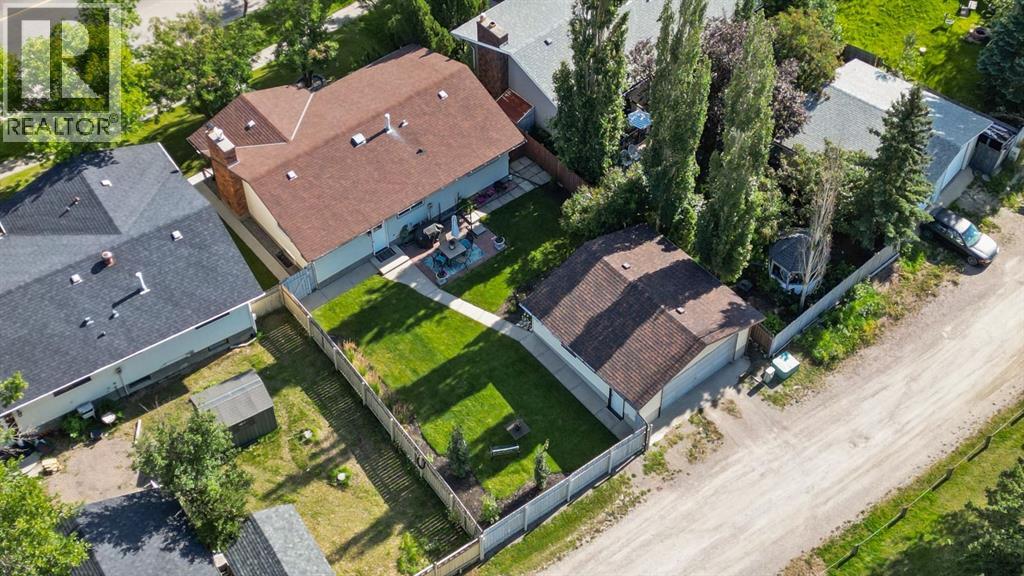 Single Family House Bungalow for Sale in  Edgedale Drive NW Edgemont Calgary 