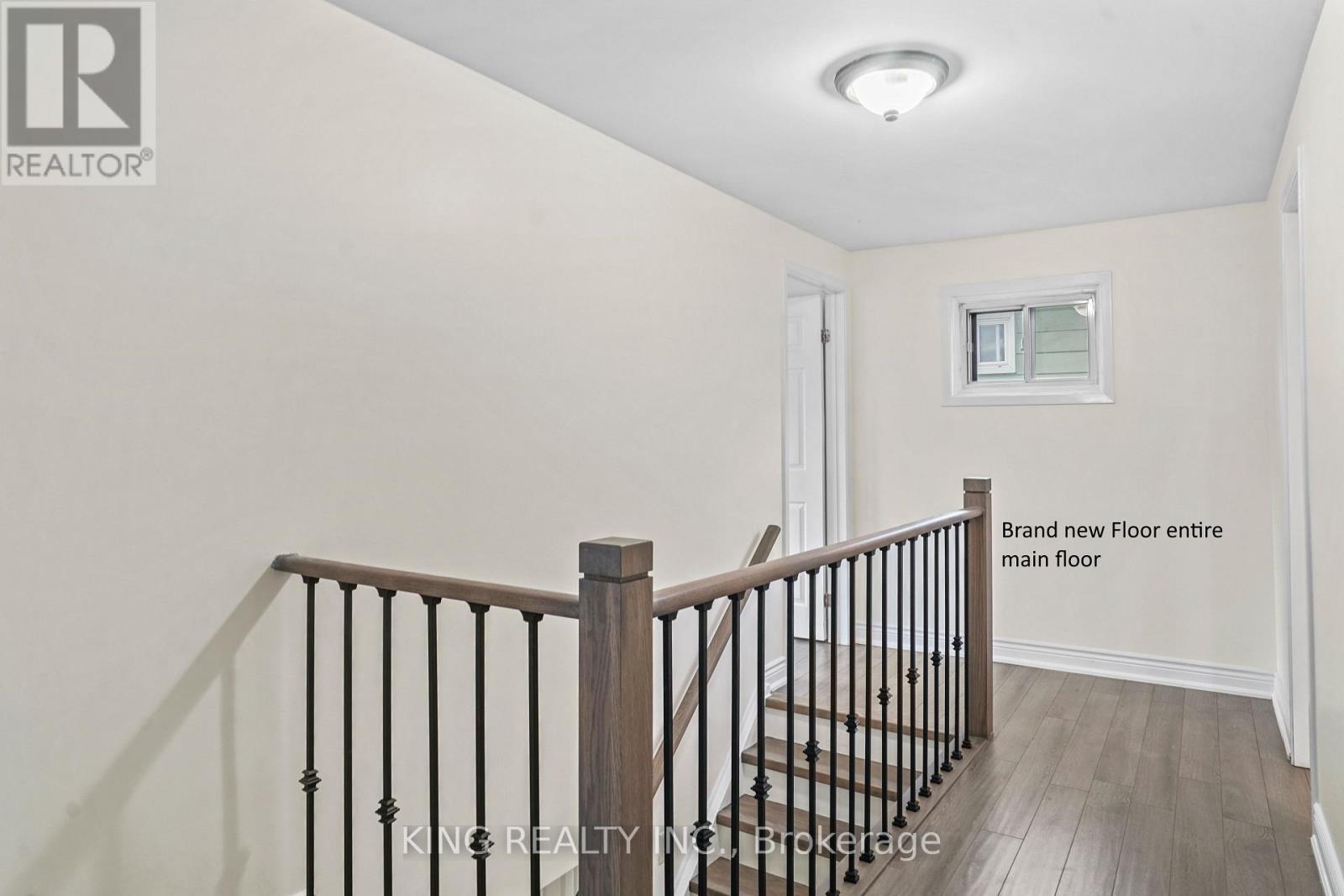 Photo 25 of 16 Wimbledon Court, Brampton ON