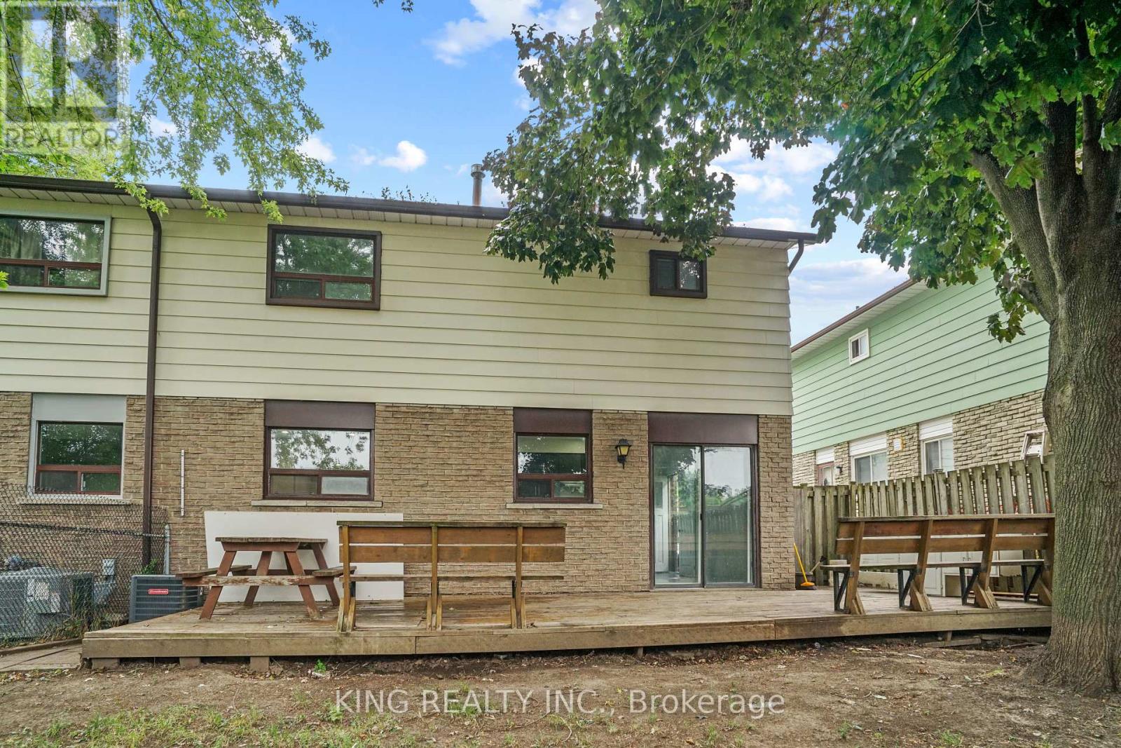 Photo 36 of 16 Wimbledon Court, Brampton ON