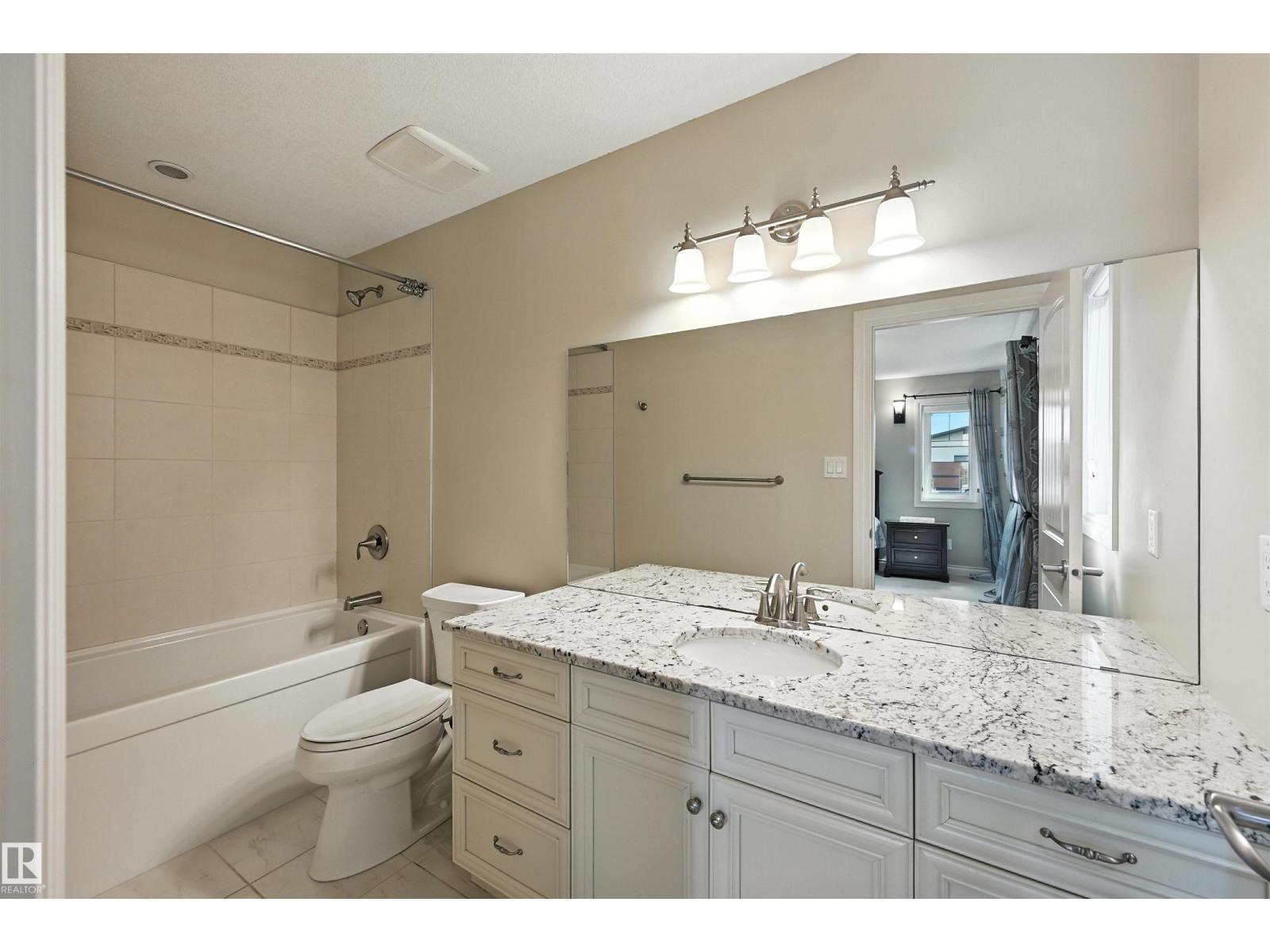 Photo 2 of 631 Howatt Dr Sw, Edmonton AB
