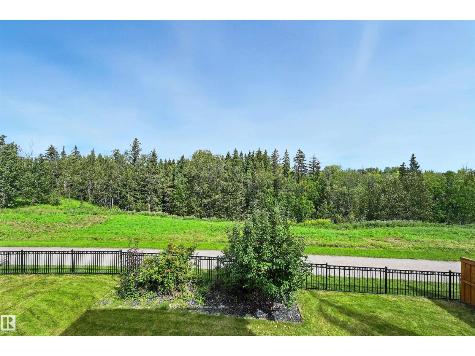 Photo 17 of 631 Howatt Dr Sw, Edmonton AB