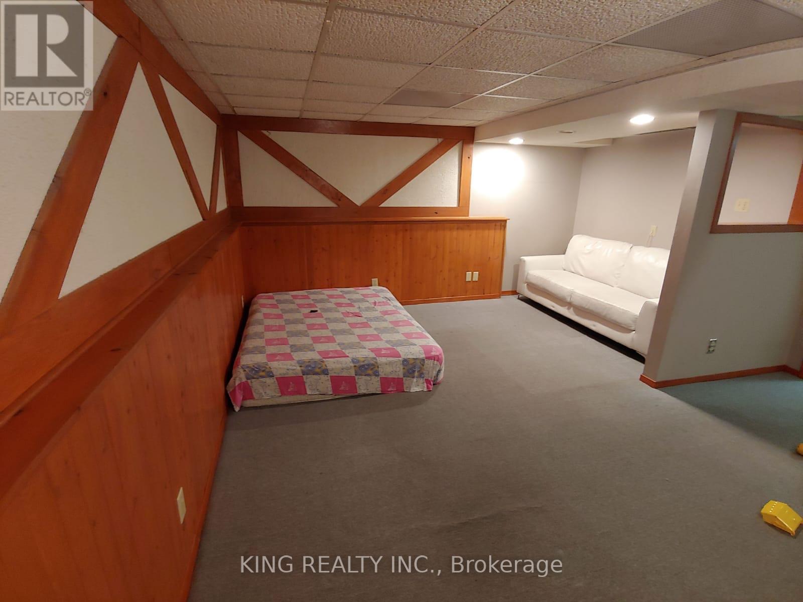 Photo 38 of 16 Wimbledon Court, Brampton ON