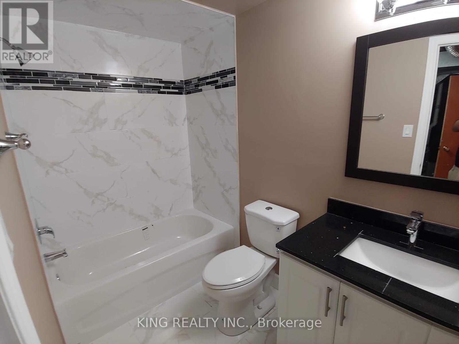 Photo 39 of 16 Wimbledon Court, Brampton ON