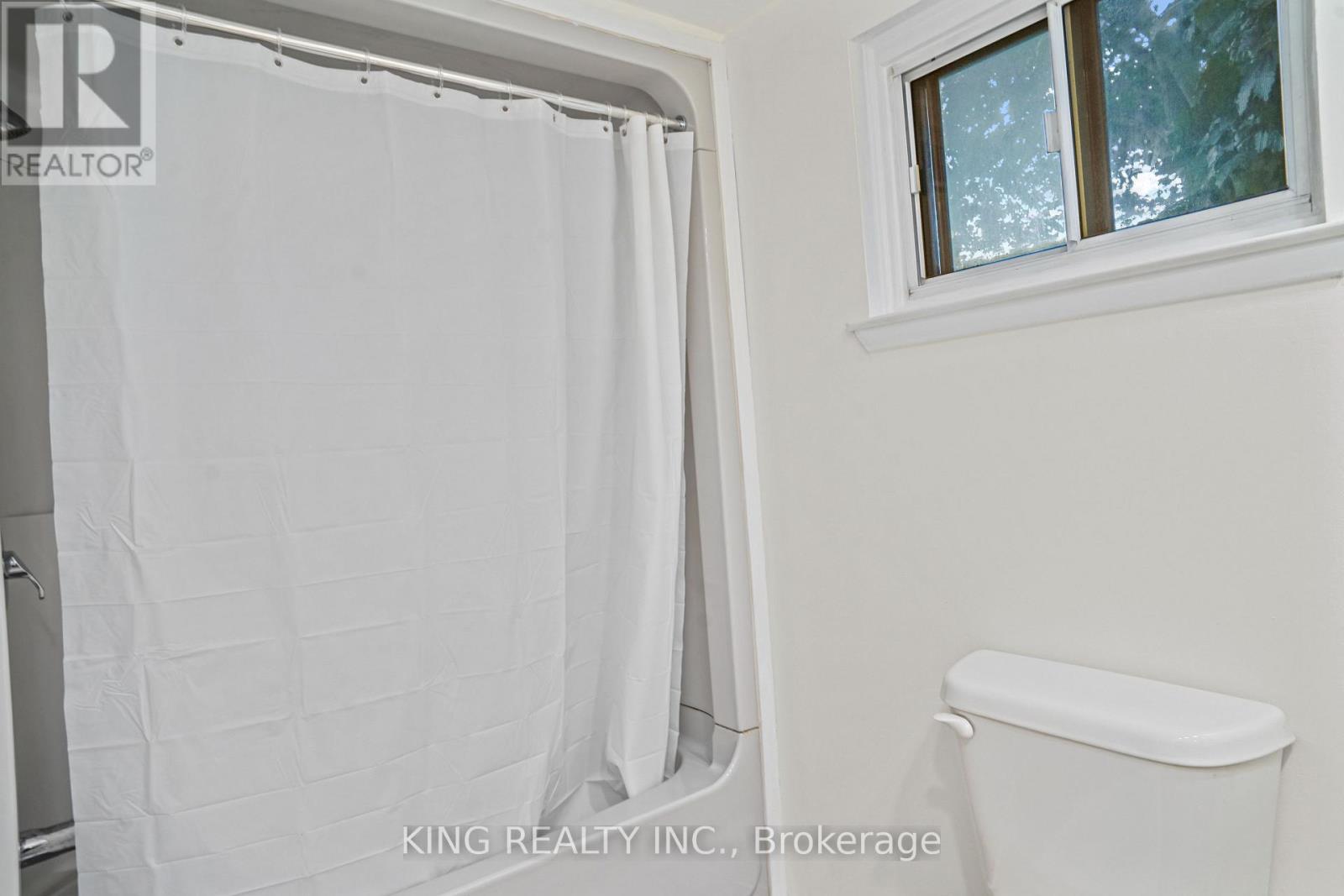 Photo 28 of 16 Wimbledon Court, Brampton ON