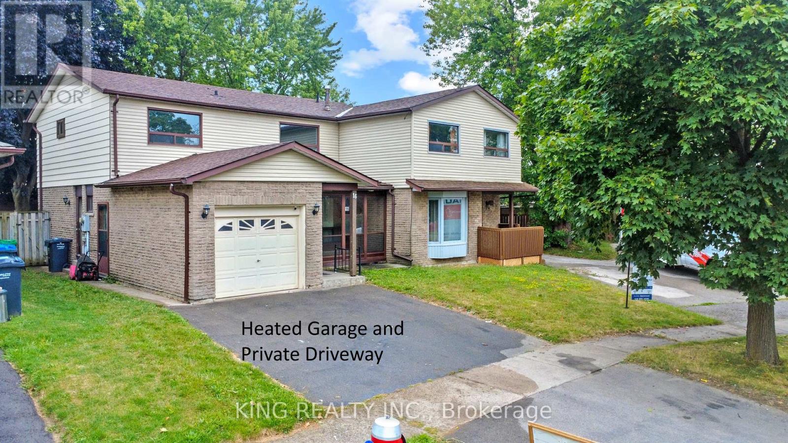 Photo 1 of 16 Wimbledon Court, Brampton ON