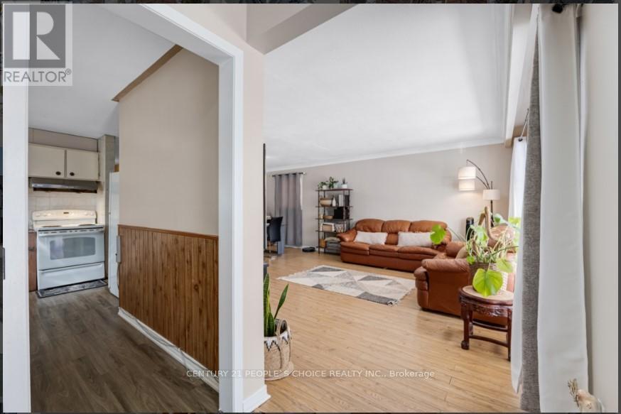Photo 3 of 730 Meadowvale Road, Toronto ON