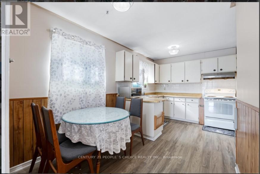 Photo 10 of 730 Meadowvale Road, Toronto ON