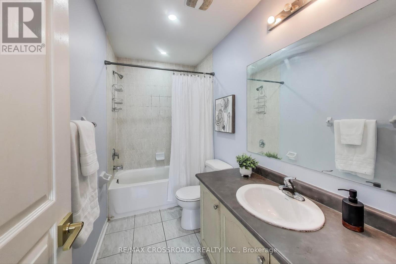 Photo 3 of 1104 Beneford Road, Oshawa ON